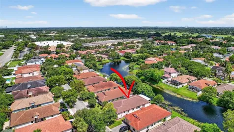 7306 NW 1st Manor Plantation FL 33317