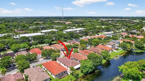 7306 NW 1st Manor Plantation FL 33317