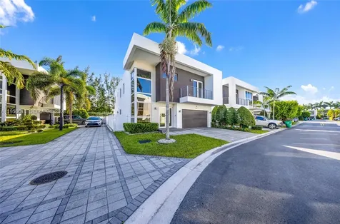 7541 NW 97th Court Doral FL 33178
