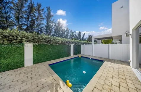 7541 NW 97th Court Doral FL 33178
