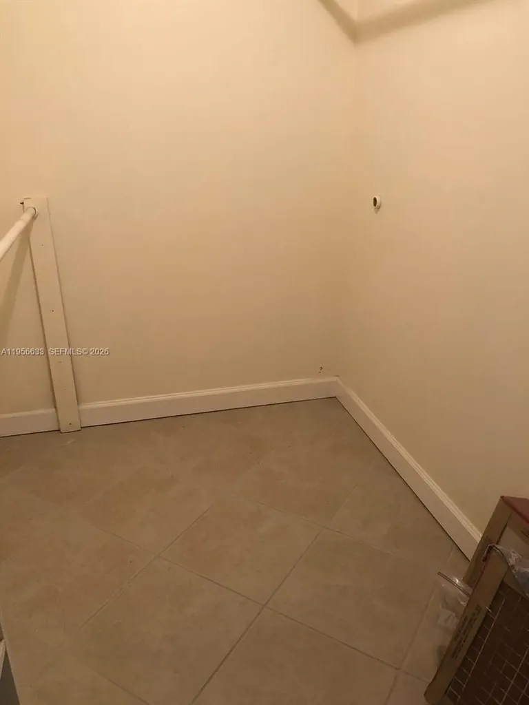4000 N Hills Drive Hollywood FL 33021