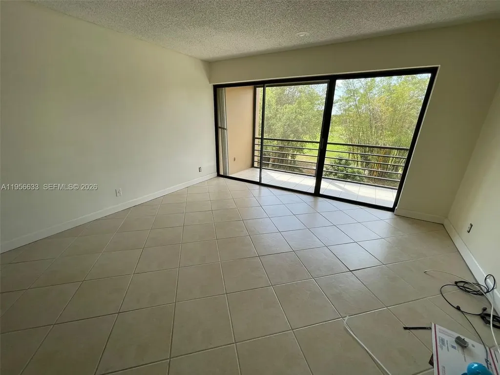 4000 N Hills Drive Hollywood FL 33021