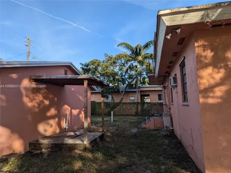 1853 Taft Street Hollywood FL 33020