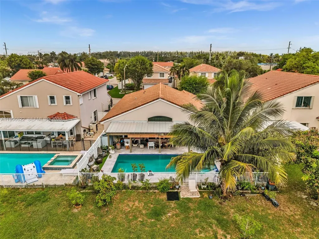 3388 SW 49th Street Hollywood FL 33312