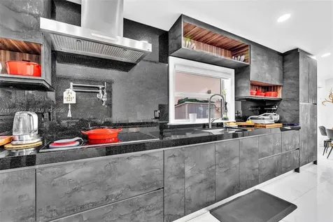 3388 SW 49th Street Hollywood FL 33312