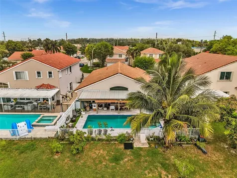 3388 SW 49th Street Hollywood FL 33312