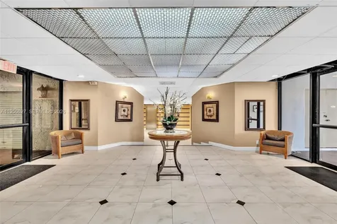 3800 N Hills Drive Hollywood FL 33021