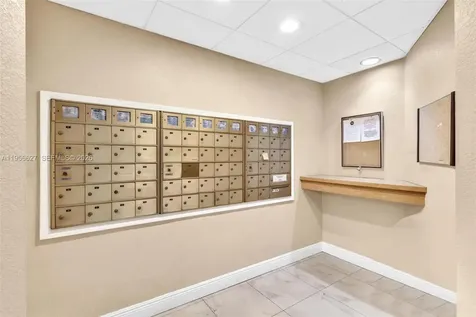 3800 N Hills Drive Hollywood FL 33021