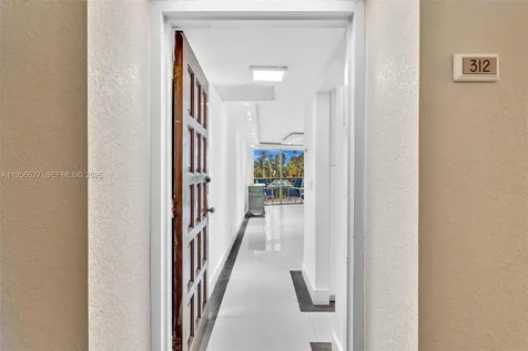 3800 N Hills Drive Hollywood FL 33021