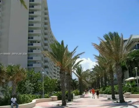 100 Lincoln Road Miami Beach FL 33139