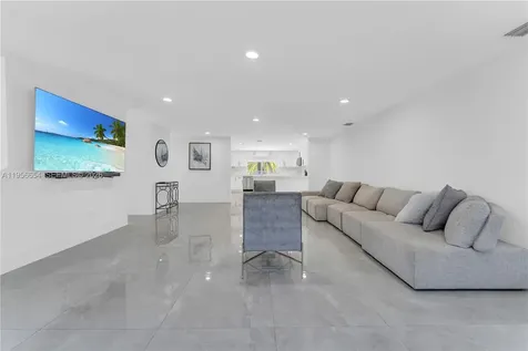 11824 SW 43rd Court Davie FL 33330