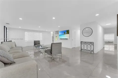 11824 SW 43rd Court Davie FL 33330