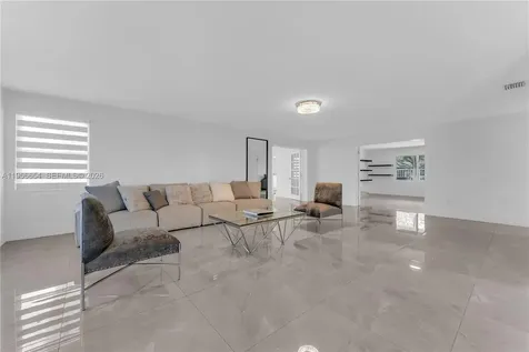 11824 SW 43rd Court Davie FL 33330
