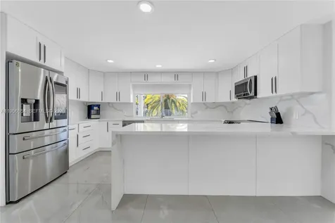 11824 SW 43rd Court Davie FL 33330