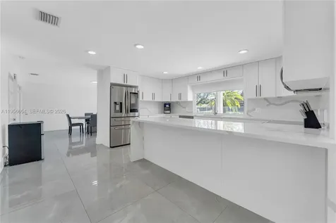 11824 SW 43rd Court Davie FL 33330