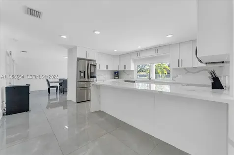 11824 SW 43rd Court Davie FL 33330