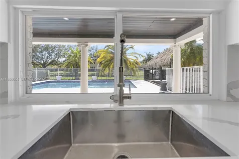 11824 SW 43rd Court Davie FL 33330