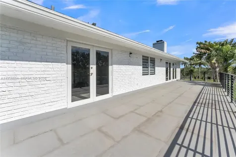 11824 SW 43rd Court Davie FL 33330