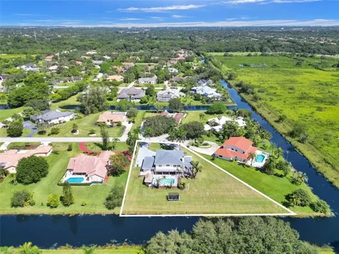 11824 SW 43rd Court Davie FL 33330