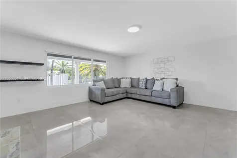 11824 SW 43rd Court Davie FL 33330