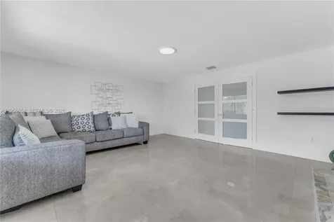 11824 SW 43rd Court Davie FL 33330