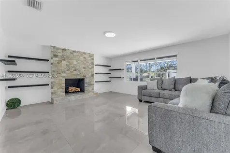 11824 SW 43rd Court Davie FL 33330