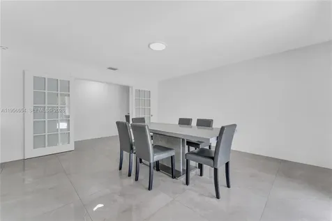 11824 SW 43rd Court Davie FL 33330