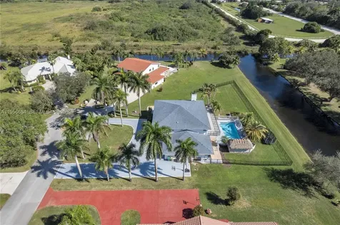 11824 SW 43rd Court Davie FL 33330