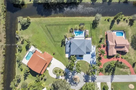11824 SW 43rd Court Davie FL 33330