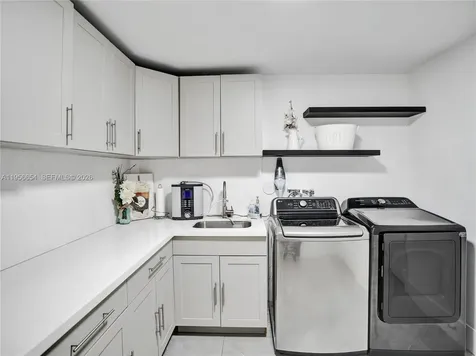 11824 SW 43rd Court Davie FL 33330