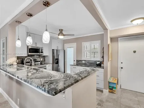 201 SE 11th Terrace Dania FL 33004