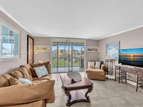 201 SE 11th Terrace Dania FL 33004