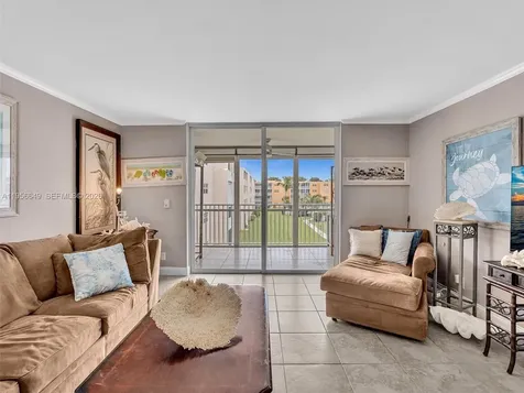 201 SE 11th Terrace Dania FL 33004