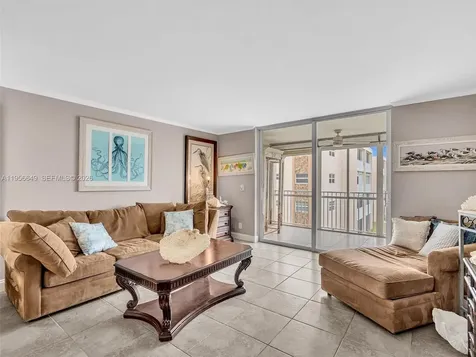 201 SE 11th Terrace Dania FL 33004