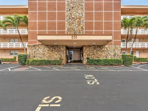 201 SE 11th Terrace Dania FL 33004