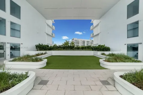 9221 E Bay Harbor Drive Bay Harbor Islands FL 33154