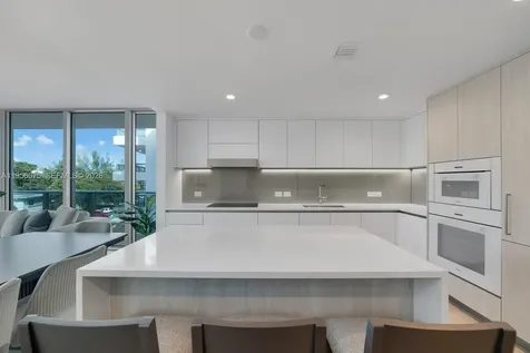 9221 E Bay Harbor Drive Bay Harbor Islands FL 33154