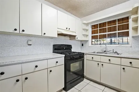 3880 E 8th Lane Hialeah FL 33013