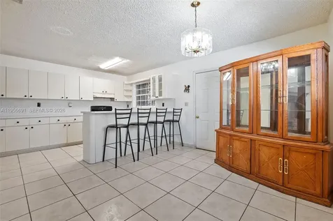 3880 E 8th Lane Hialeah FL 33013