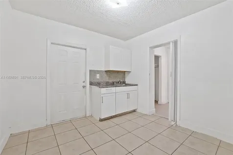 3880 E 8th Lane Hialeah FL 33013
