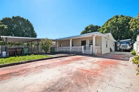 3880 E 8th Lane Hialeah FL 33013