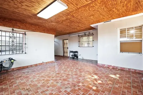 3880 E 8th Lane Hialeah FL 33013