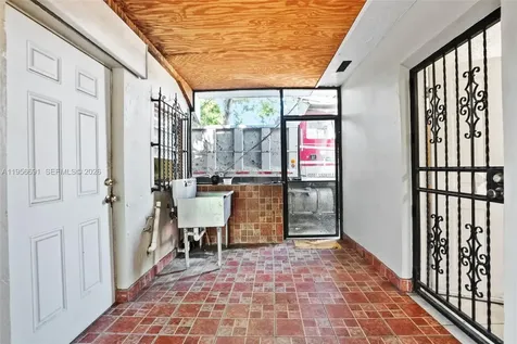 3880 E 8th Lane Hialeah FL 33013