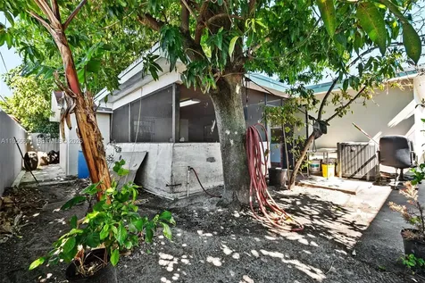 3880 E 8th Lane Hialeah FL 33013
