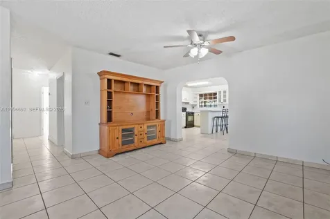 3880 E 8th Lane Hialeah FL 33013