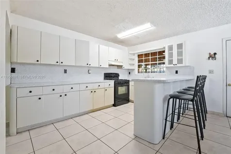 3880 E 8th Lane Hialeah FL 33013