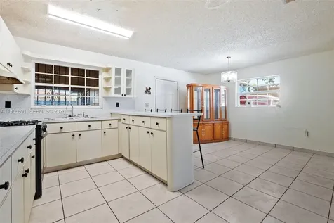 3880 E 8th Lane Hialeah FL 33013