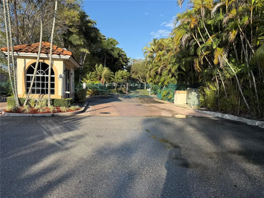 712 W Palm Aire Drive Pompano Beach FL 33069