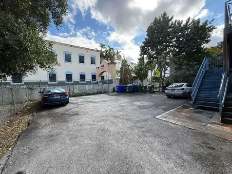 229 NW 10th Avenue Miami FL 33128