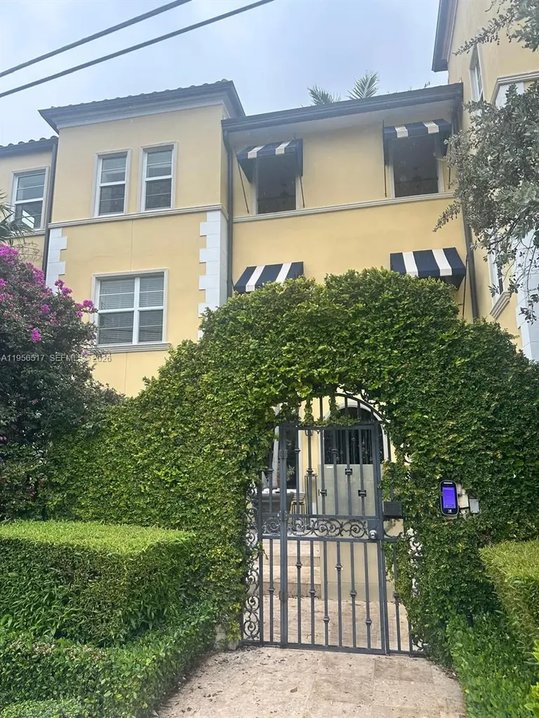4812 Pine Tree Drive Miami Beach FL 33140